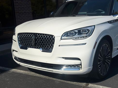 Used 2022 Lincoln Aviator Black Label w/ Dynamic Handling Package image 8