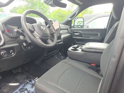 Used 2025 RAM 2500 Big Horn AWD/4WD image 3