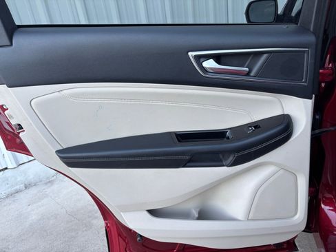 Used 2017 Ford Edge Titanium w/ Technology Package image 28