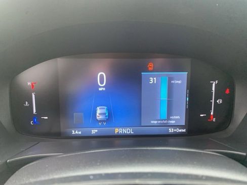 New 2025 Ford Escape SE w/ Class II Trailer Tow Package image 17