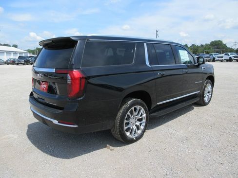 New 2026 GMC Yukon XL Elevation w/ Elevation Premium Package AWD/4WD image 4