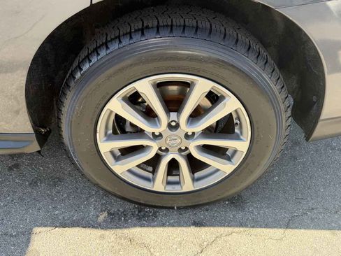 Used 2014 Nissan Pathfinder S image 7