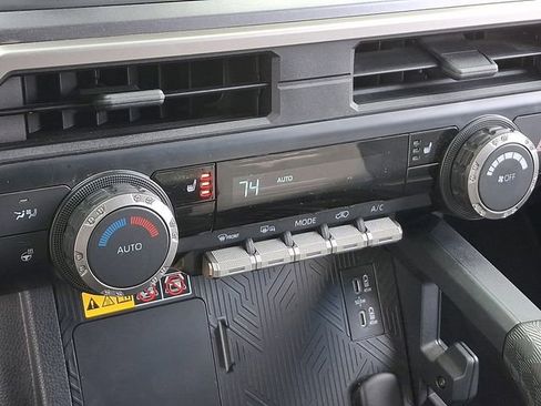 Used 2025 Toyota 4Runner TRD Off-Road image 19