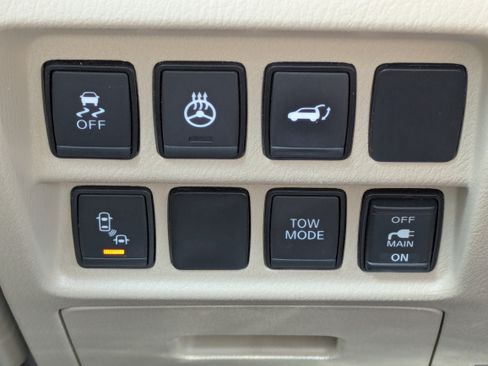 Used 2018 Nissan Pathfinder Platinum FWD image 25