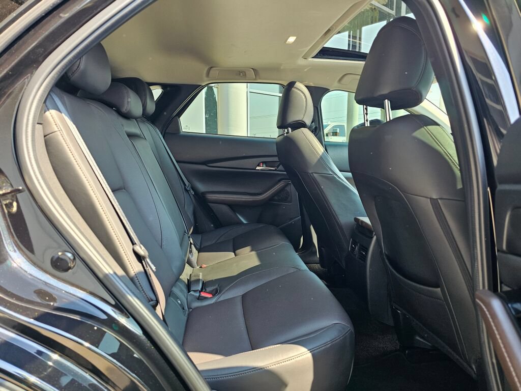 Used 2022 MAZDA CX-30 AWD 2.5 S w/ Premium Package image 13