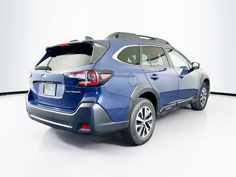 Used 2025 Subaru Outback Premium image 9