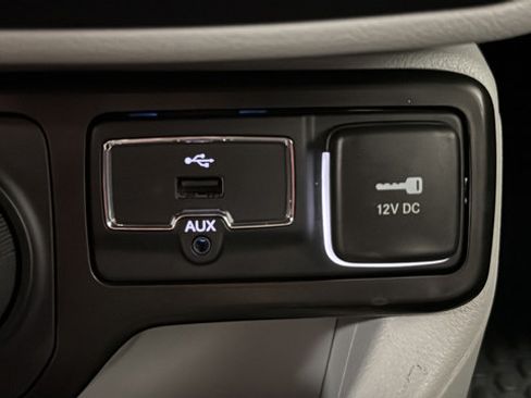 Used 2022 Jeep Renegade Limited AWD/4WD image 31