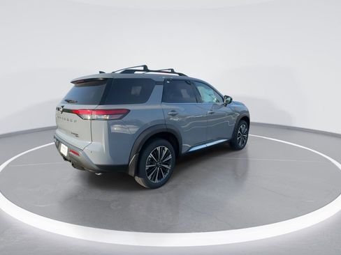 New 2026 Nissan Pathfinder Platinum image 8
