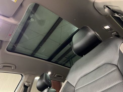 Used 2021 Volkswagen Atlas SEL Premium image 33