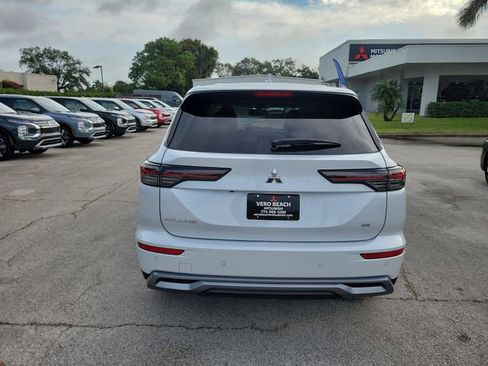 New 2026 Mitsubishi Outlander SE image 5