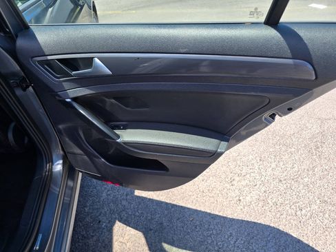 Used 2019 Volkswagen Golf S FWD image 25