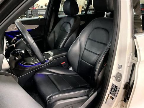 Used 2021 Mercedes-Benz GLC 300 image 9