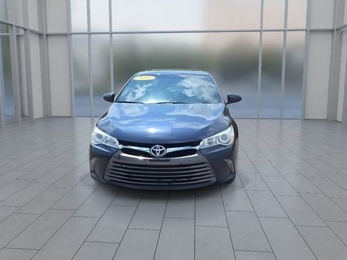 Used 2016 Toyota Camry XLE w/ Moonroof Package FWD image 3