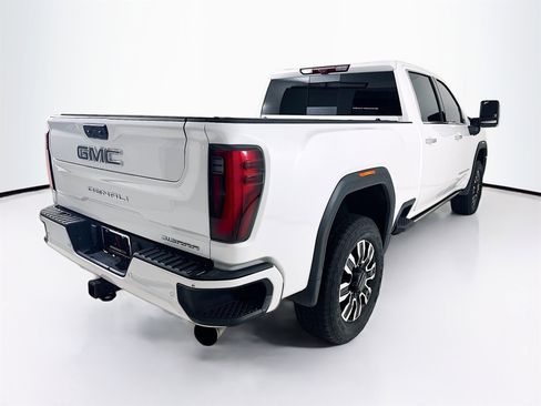 Used 2024 GMC Sierra 2500 Denali Ultimate image 8