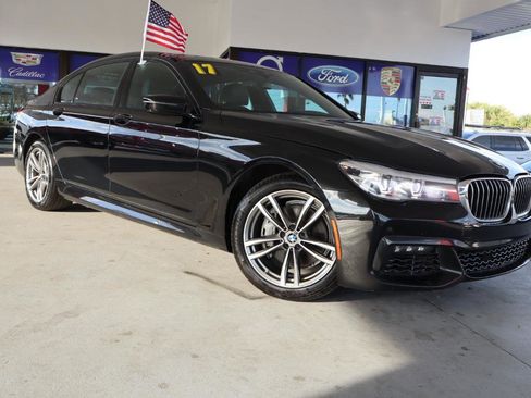 Used 2017 BMW 740i image 3