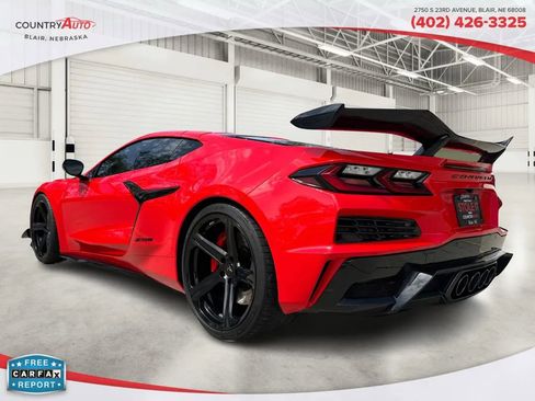 Used 2024 Chevrolet Corvette Z06 RWD image 3