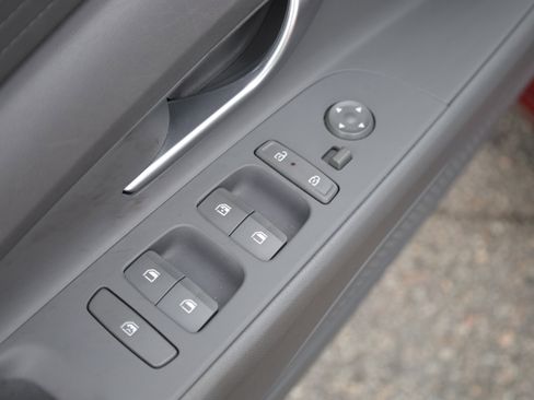 Used 2024 Hyundai Elantra SEL FWD image 21