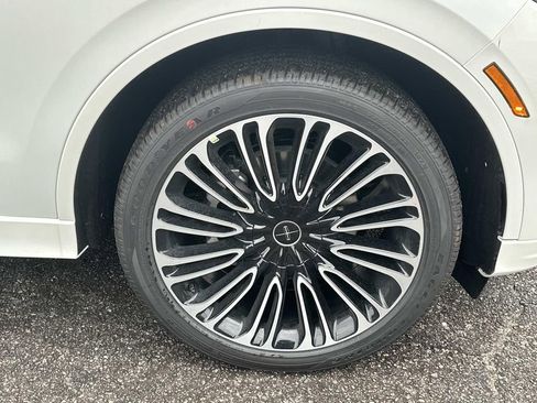 New 2026 Lincoln Aviator Black Label w/ Dynamic Handling Package image 9