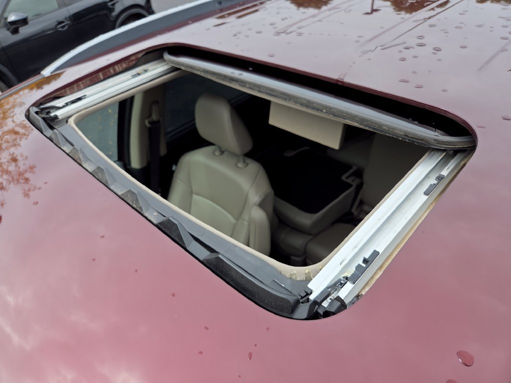 Certified 2018 Honda Pilot Touring image 4