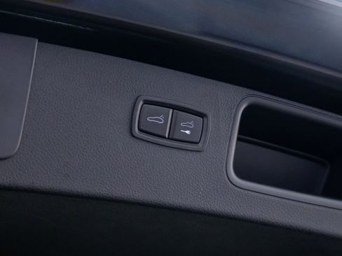 Certified 2022 Porsche Macan S w/ Premium Package Plus image 30