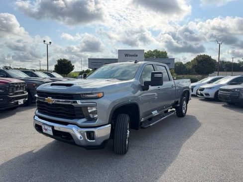 Used 2025 Chevrolet Silverado 2500 LT w/ Safety Package AWD/4WD image 3