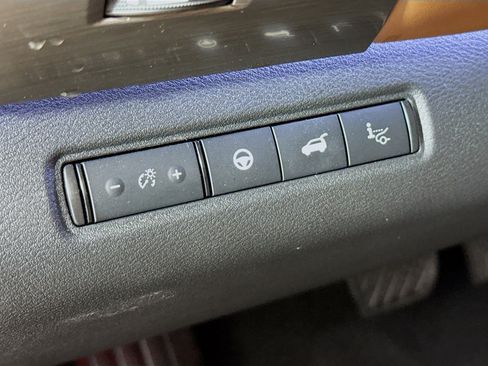 Used 2023 Nissan Pathfinder Platinum image 9