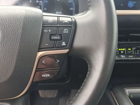 Certified 2023 Toyota Crown AWD/4WD image 25