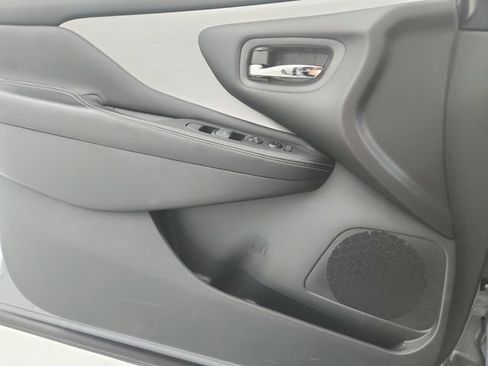 Used 2023 Nissan Murano SV w/ SV Midnight Edition Package FWD image 32