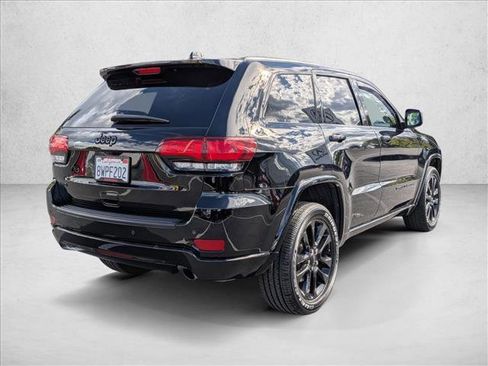 Used 2021 Jeep Grand Cherokee Laredo X AWD/4WD image 5