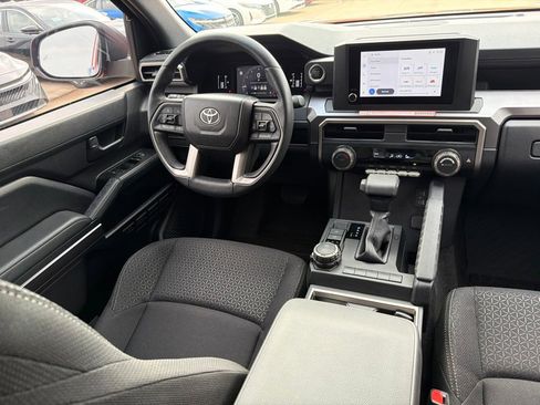 Used 2025 Toyota 4Runner SR5 AWD/4WD image 21