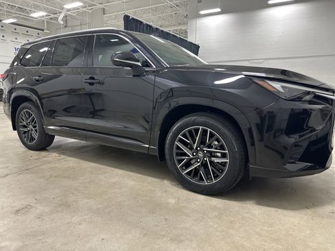 New 2026 Lexus TX 350 AWD image 2