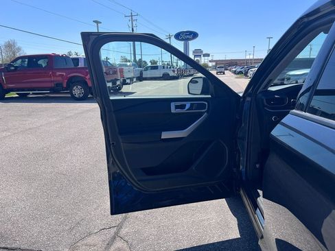 Certified 2022 Ford Explorer XLT w/ Equipment Group 202A AWD/4WD image 13