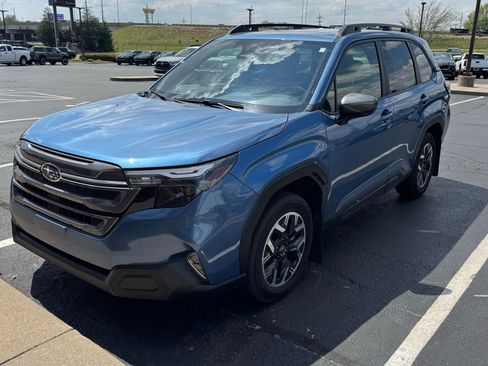 Used 2025 Subaru Forester Premium w/ Convenience Package #1 image 7