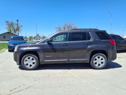 Used 2015 GMC Terrain SLE w/ Convenience Package image 2