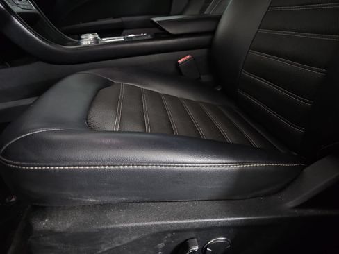 Used 2018 Ford Fusion SE w/ Equipment Group 201A FWD image 28
