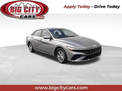 Used 2025 Hyundai Elantra SE