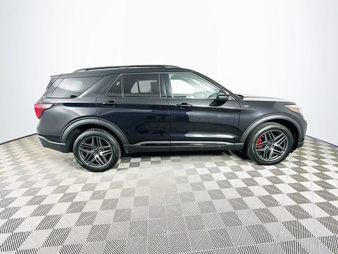 Certified 2025 Ford Explorer ST-Line w/ Premium Package AWD/4WD image 14