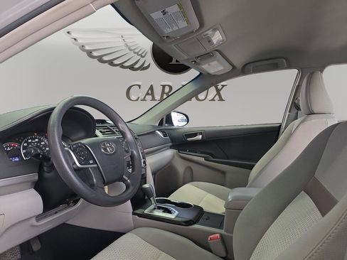Used 2012 Toyota Camry LE image 9