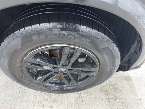 Used 2022 Ford Explorer XLT w/ Equipment Group 202A image 7