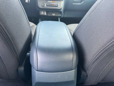 Used 2025 Ford Maverick XL FWD image 17