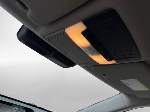 Used 2022 Mitsubishi Outlander SE image 23