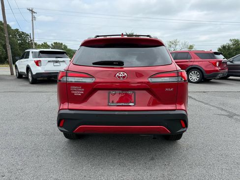 Used 2023 Toyota Corolla Cross XLE FWD image 5
