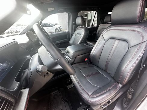 Used 2023 Ford Expedition Limited image 21