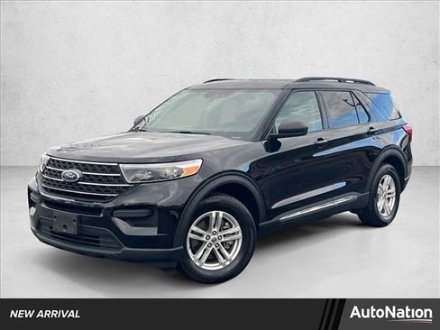 Used 2022 Ford Explorer XLT image 1