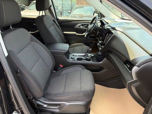 Used 2020 Chevrolet Traverse LT FWD image 23