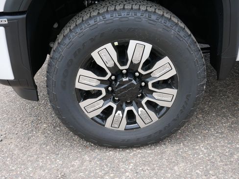 New 2026 GMC Sierra 3500 Denali w/ Denali Reserve Package AWD/4WD image 9