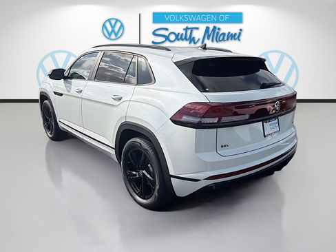 New 2026 Volkswagen Atlas Cross Sport SEL R-Line image 5