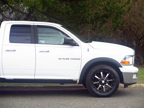 Used 2011 RAM 1500 Classic SLT image 22