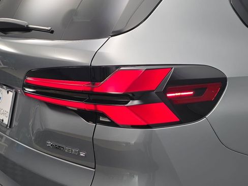 New 2026 BMW X5 xDrive50e w/ M Sport Package image 33