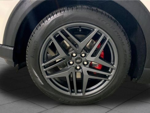 Used 2025 Ford Explorer ST AWD/4WD image 10